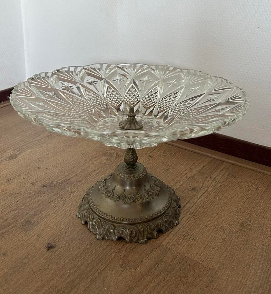 Glazen schaal met bewerkte ijzeren voet, Ophalen