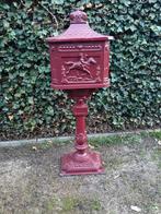 Staande ijzeren brievenbus, Ophalen, IJzer