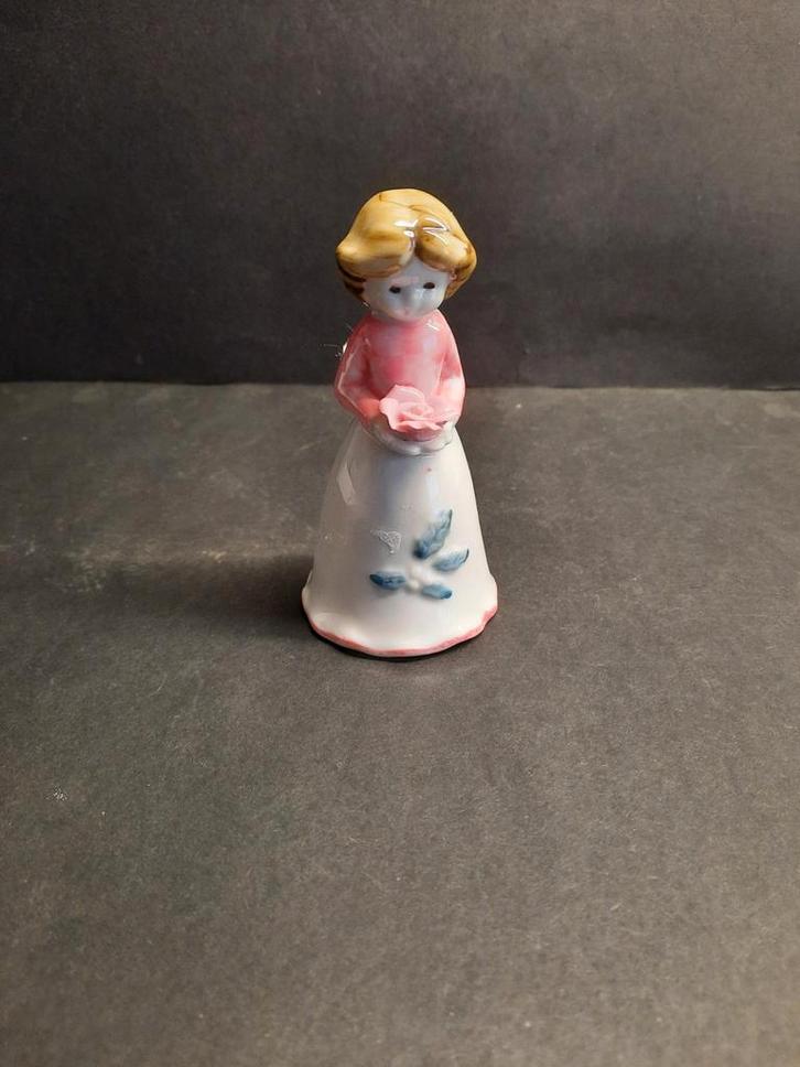 Vintage porseleinen tafelbel meisje met roze bloem, Antiek en Kunst, Antiek | Woonaccessoires, Ophalen of Verzenden