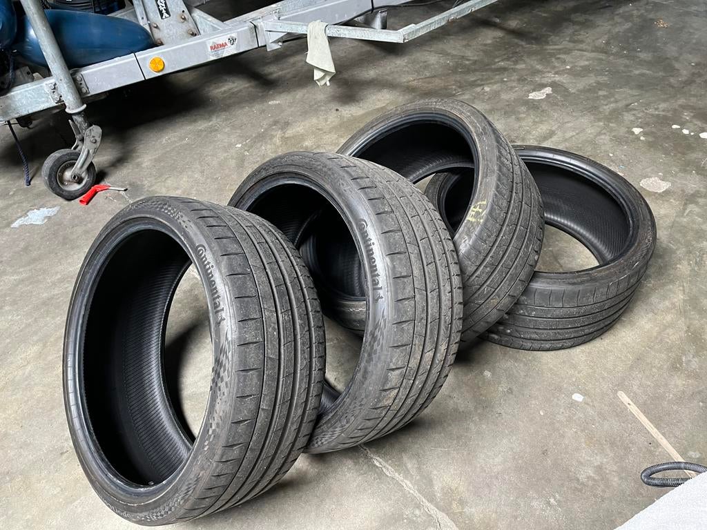 295 30 22 Continental 265 35 22 heel zomersetje, Ophalen, Gebruikt