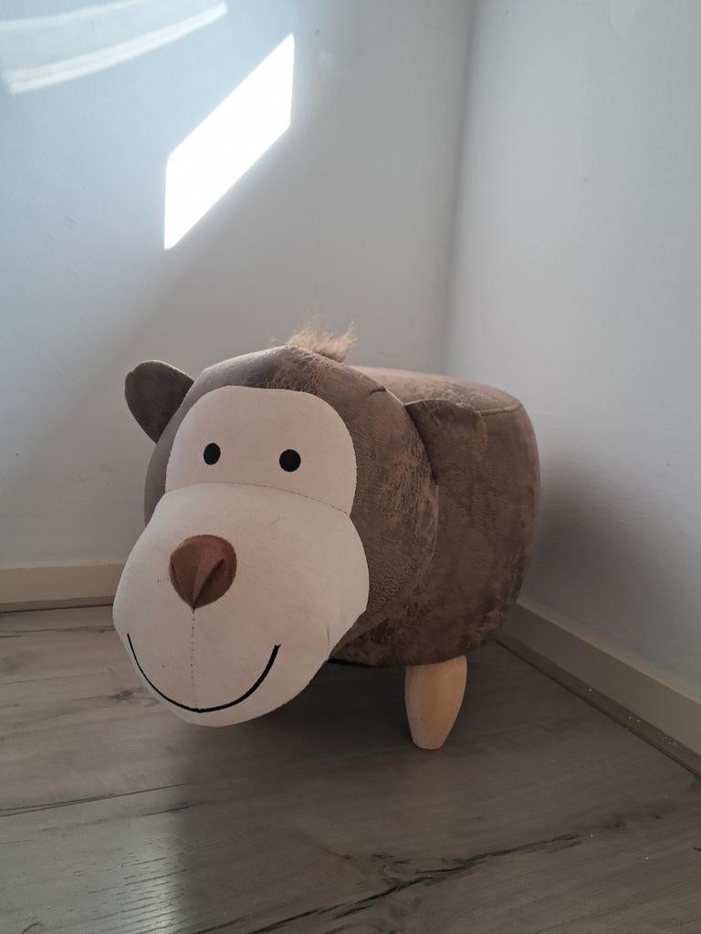 Leuke poef in de vorm van een aapje, 50 tot 75 cm, Ophalen of Verzenden, Zo goed als nieuw, Kinderlijk, Speels