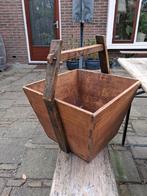 Oude houten bak., Ophalen