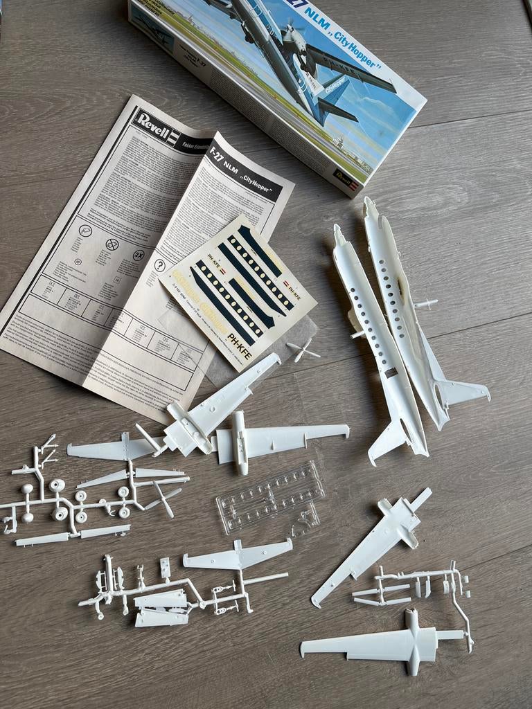 Revell Fokker F-27 NLM "Cityhopper" modelbouwkit, 1:72 tot 1:144, Revell, Ophalen of Verzenden, Zo goed als nieuw