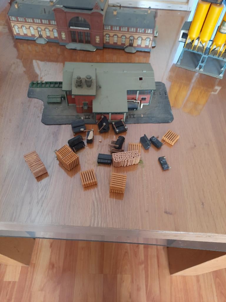 Hiusje,s en gebouwen, Ophalen, Gebruikt, 1:144 of kleiner