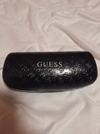 Guess brillenkoker - Zwart met Guess logo, Sieraden, Tassen en Uiterlijk, Zonnebrillen en Brillen | Dames, Ophalen of Verzenden