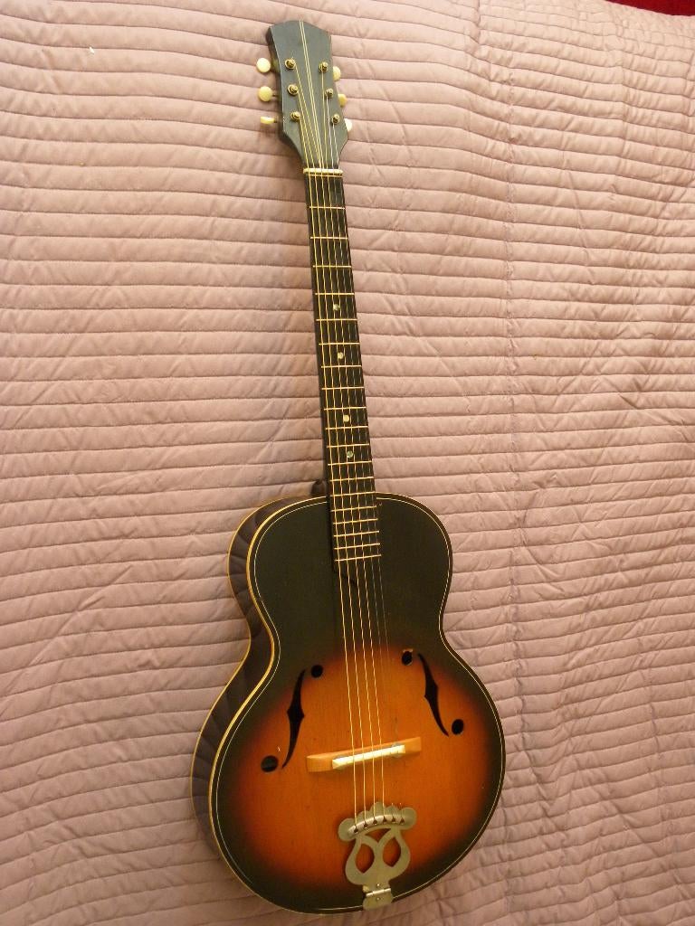 MORENA archtop in zeer mooie staat, Muziek en Instrumenten, Ophalen of Verzenden, Gebruikt, Western- of Steelstringgitaar