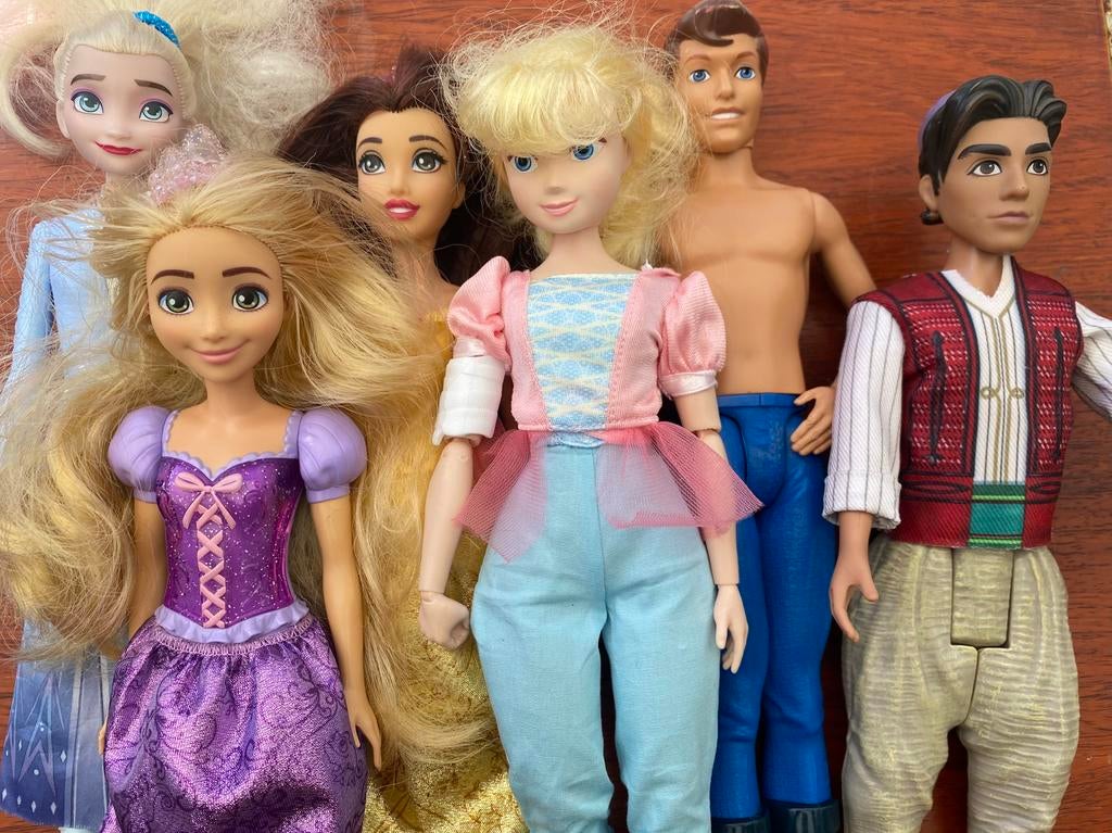 6 Disney poppen aladdin, belle, rapunzel, elsa, eric, Bobeep, Verzamelen, Verzenden, Gebruikt, Pop