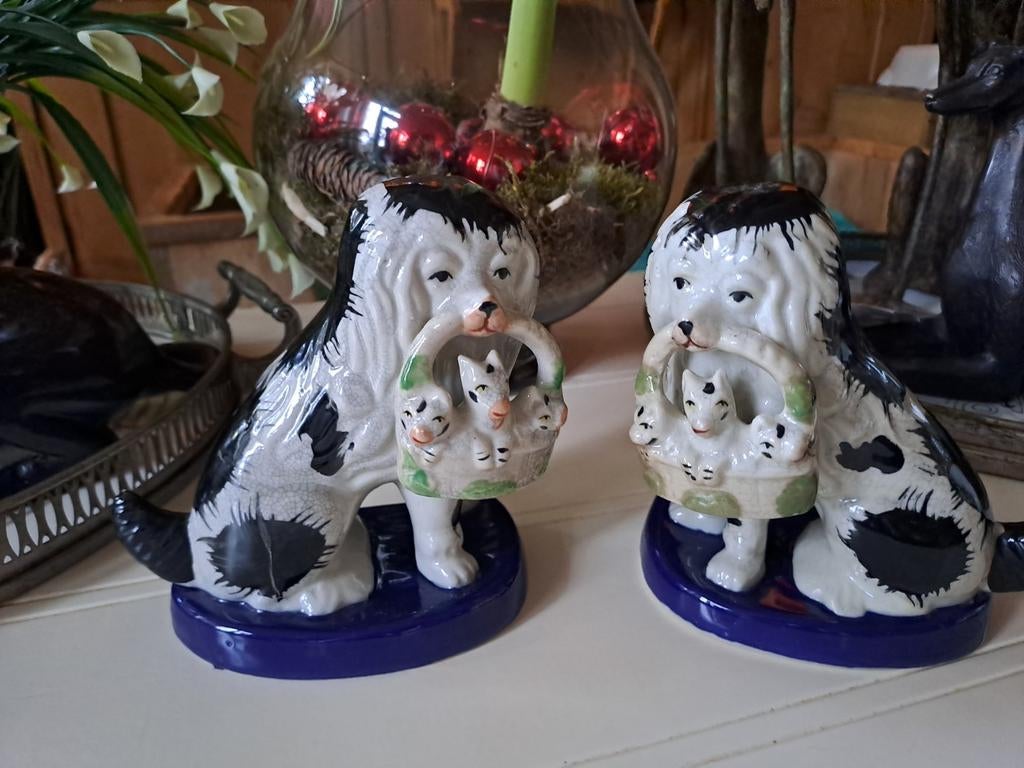 Hoerenhondjes of kasthondjes porselein, Ophalen of Verzenden, Zo goed als nieuw