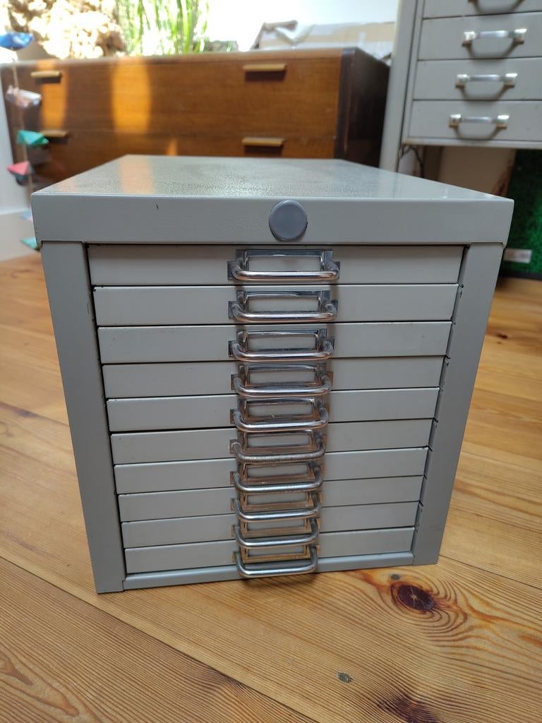 Stalen ladekastje vintage kantoor papier laden Bisley, Huis en Inrichting, Kasten | Ladekasten, Minder dan 50 cm, Gebruikt, 5 laden of meer