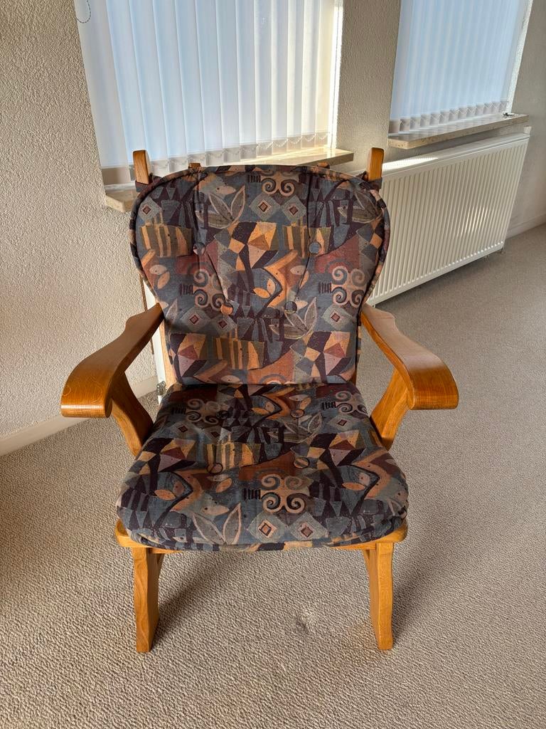 Comfortabele houten stoel met armleuningen, Huis en Inrichting, Stoelen, Ophalen, Gebruikt, Overige kleuren, Eén