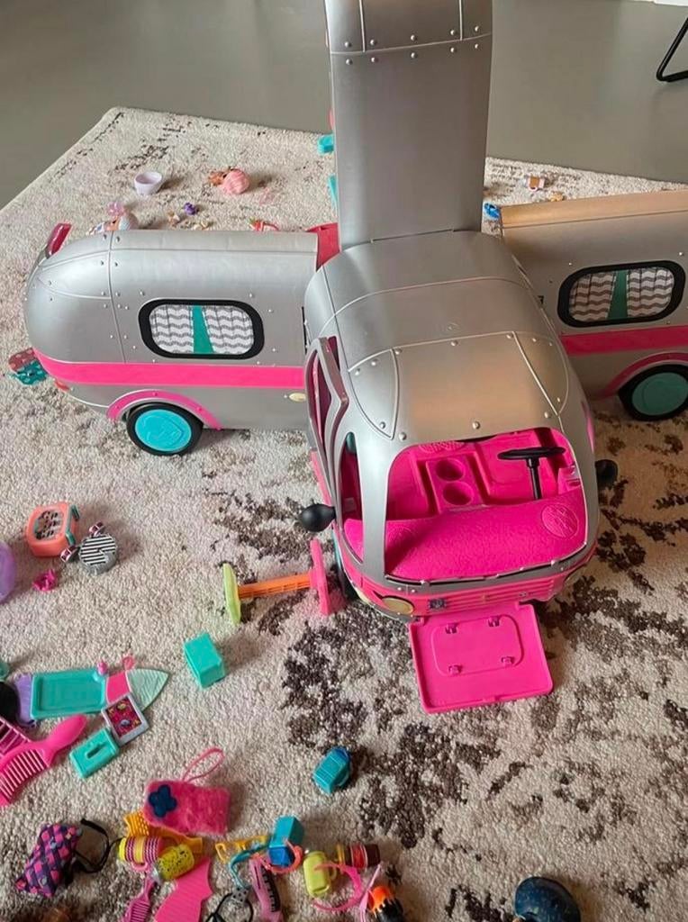 LOL surprise glamper en cabrio met een heleboel poppetjes, Kinderen en Baby's, Speelgoed | Poppenhuizen, Ophalen of Verzenden
