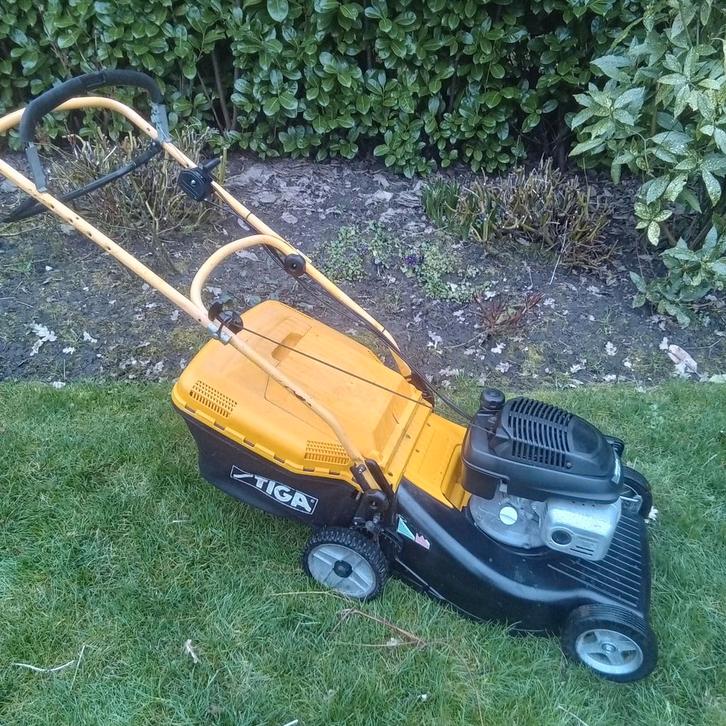 Stiga grasmaaier zelfrijdend benzine Motormaaier, Tuin en Terras, Grasmaaiers, Gebruikt, Benzine-grasmaaier, Cirkelmaaier, Opvangbak