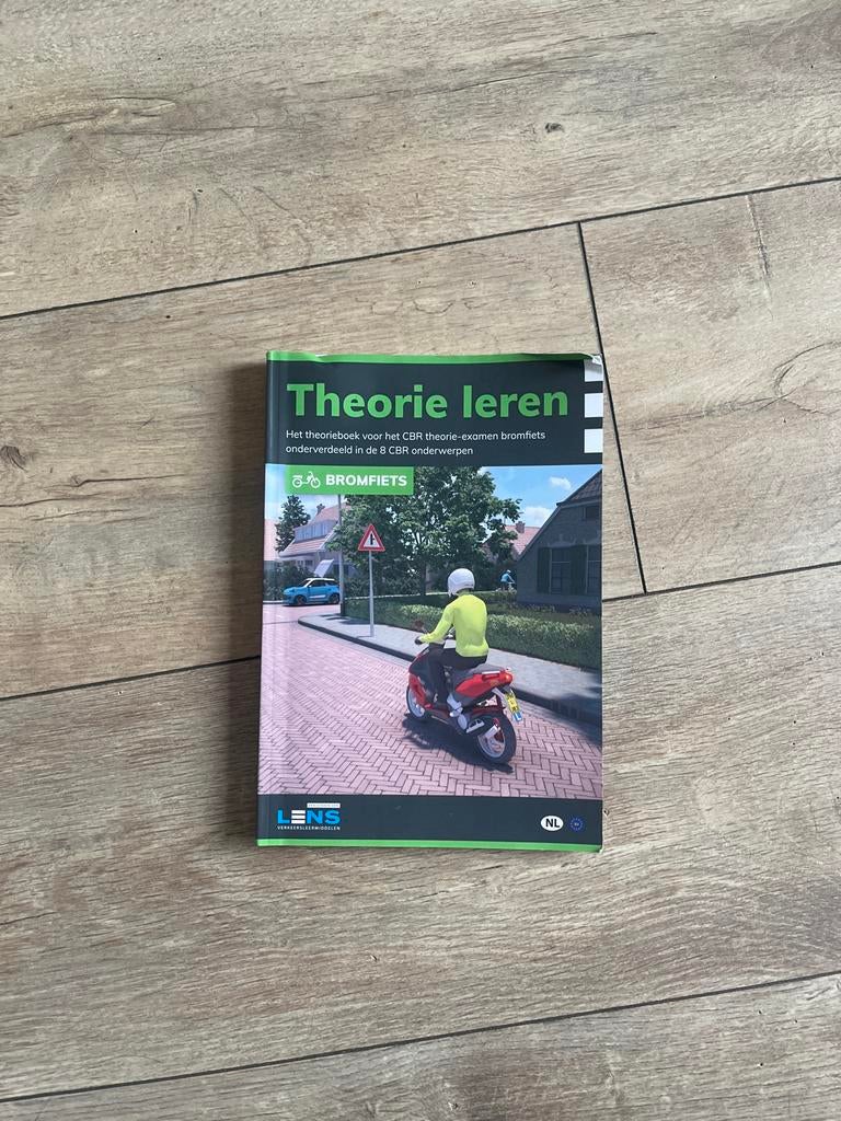 Scooter theorie boek voor je bromfiets/scooter, Ophalen of Verzenden, Zo goed als nieuw, Algemeen