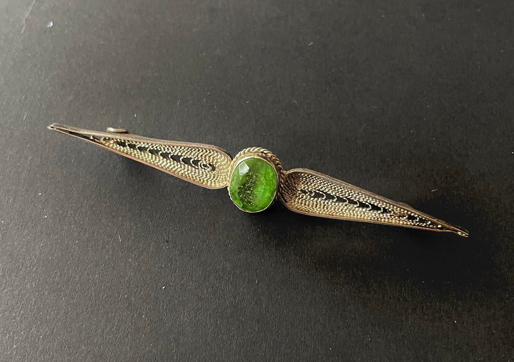 Oude zilveren filigrain broche, Gebruikt, Ophalen of Verzenden, Met edelsteen, Zilver