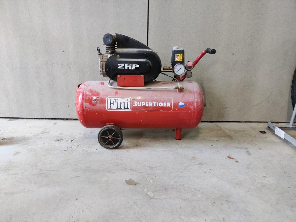 Fini SuperTiger Luchtcompressor 2 pk, 50 liter, 11 bar, Doe-het-zelf en Verbouw, Ophalen, Gebruikt, 10 bar of meer, 25 tot 100 liter