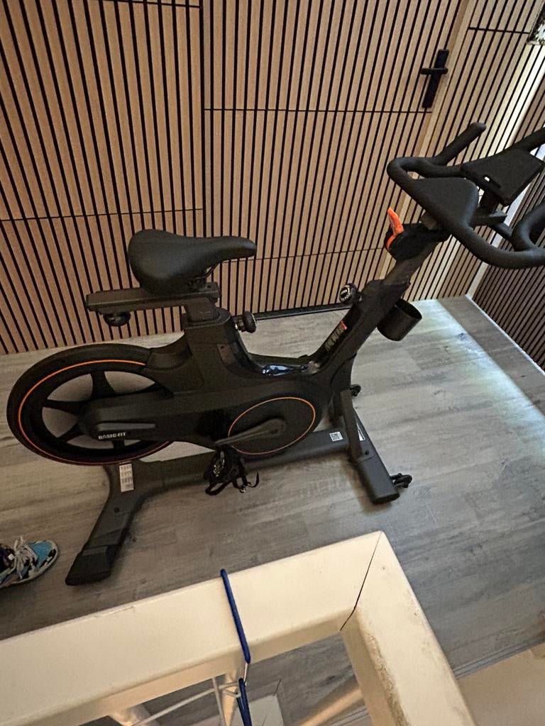 Basic fit smart bike, Ophalen, Zo goed als nieuw