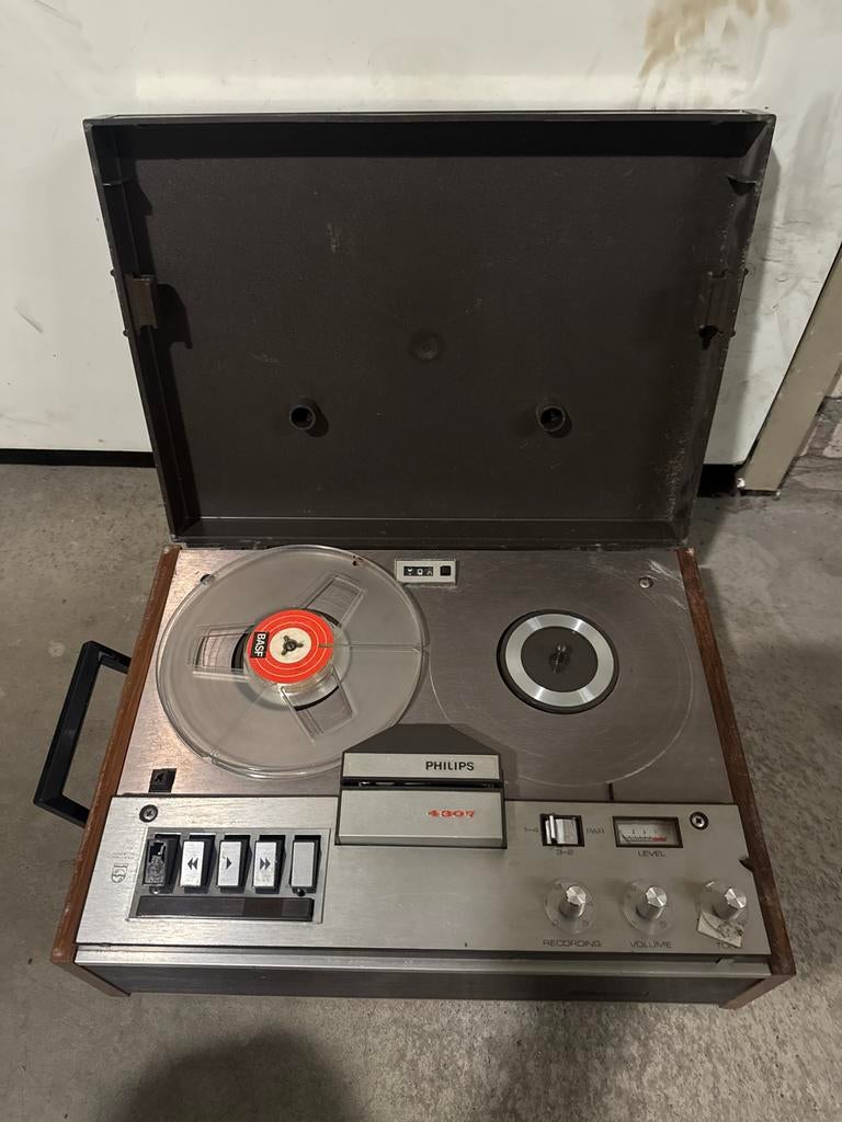 Philips 4 track 4307 bandrecorder - werking onbekend, Audio, Tv en Foto, Bandrecorders, Ophalen, Bandrecorder, Met stofkap