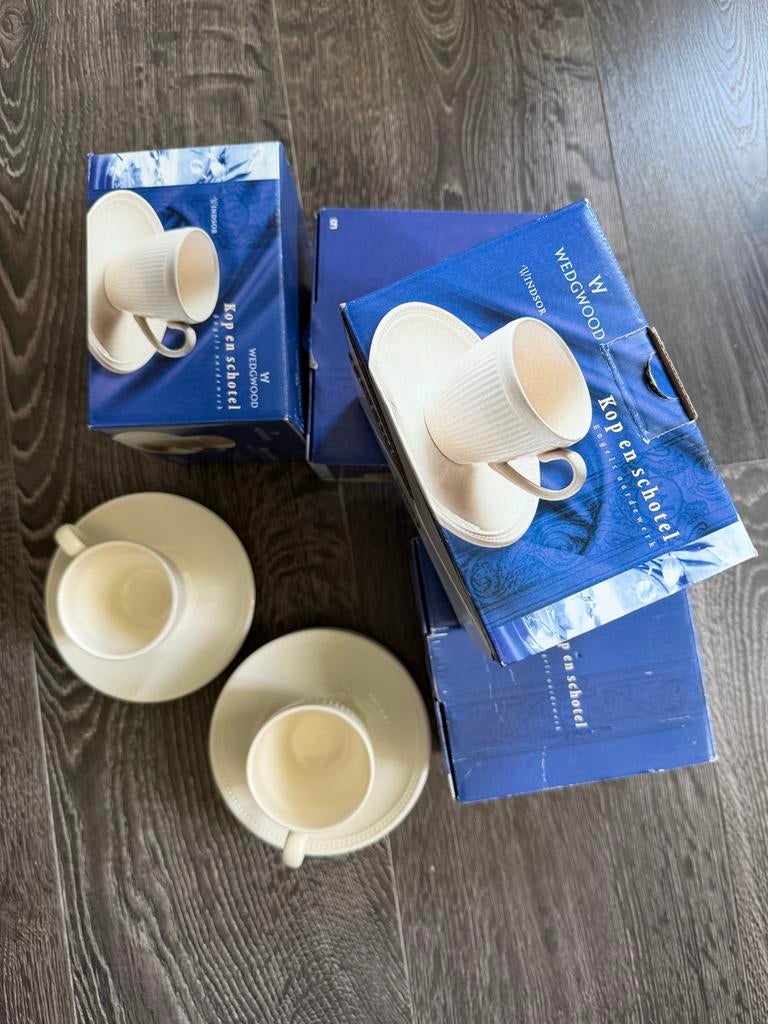 10 Wedgwood Windsor kop en schotel - Nieuw in doos, Huis en Inrichting, Keuken | Servies, Nieuw, Ophalen of Verzenden, Wedgwood