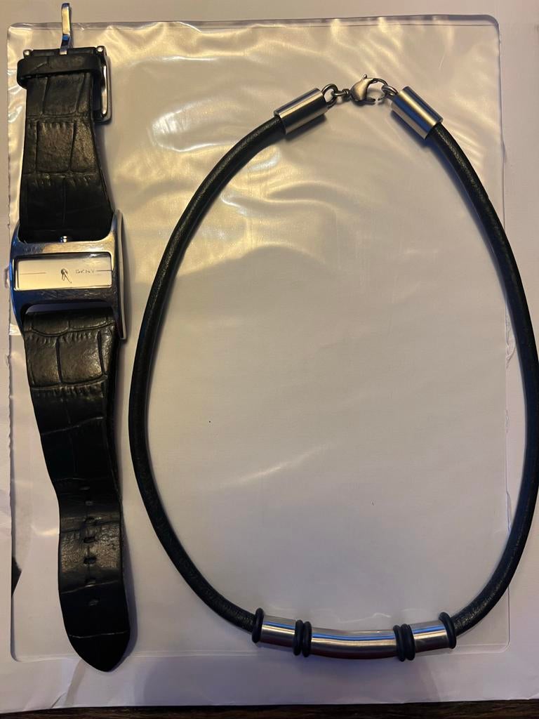 DKNY Horloge met bijpassende halsketting, Sieraden, Tassen en Uiterlijk, Horloges | Dames, Staal, DKNY, Polshorloge, Ophalen of Verzenden