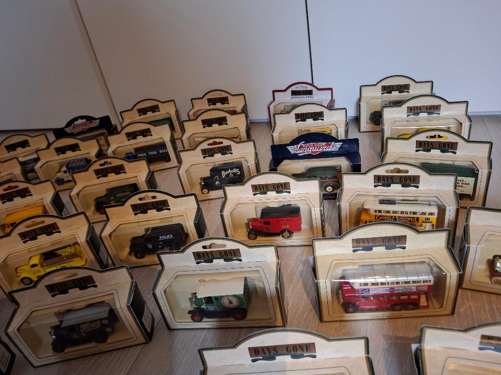 modelautotjes Days Gone, Ophalen, Zo goed als nieuw, Auto, Overige merken