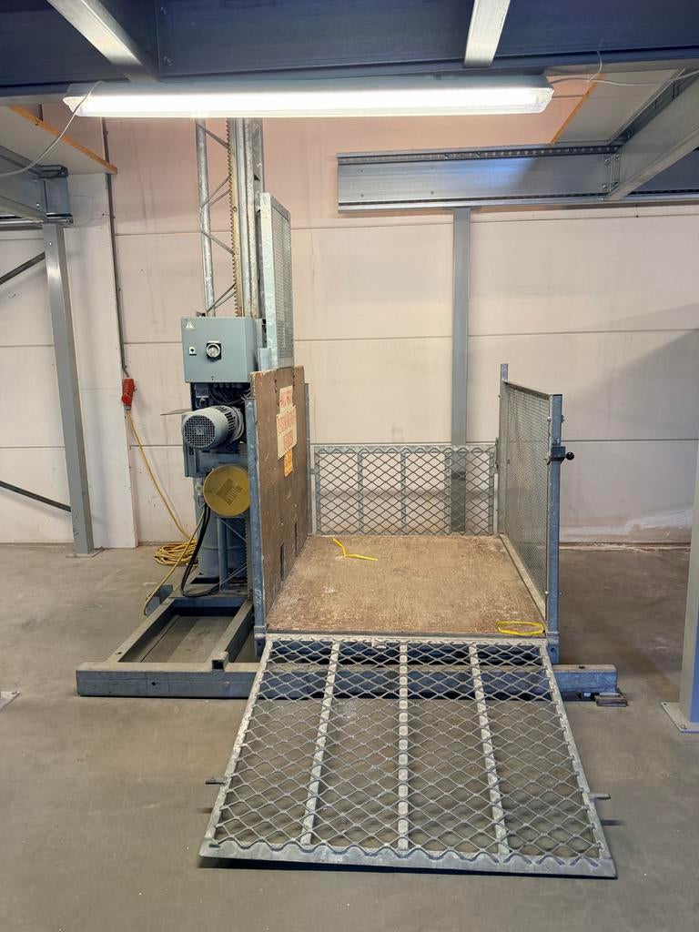 Robuuste Bouwlift - Ideaal voor Materiaaltransport, Doe-het-zelf en Verbouw, Bouwliften, Ophalen of Verzenden, Gebruikt, Bouwlift