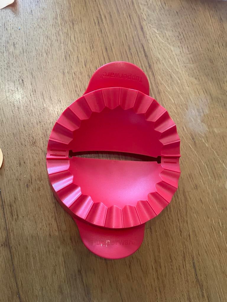 Tupperware Quick Bite - Handige Snackmaker Rood2xbeschikbaar, Ophalen of Verzenden, Nieuw, Rood, Overige typen