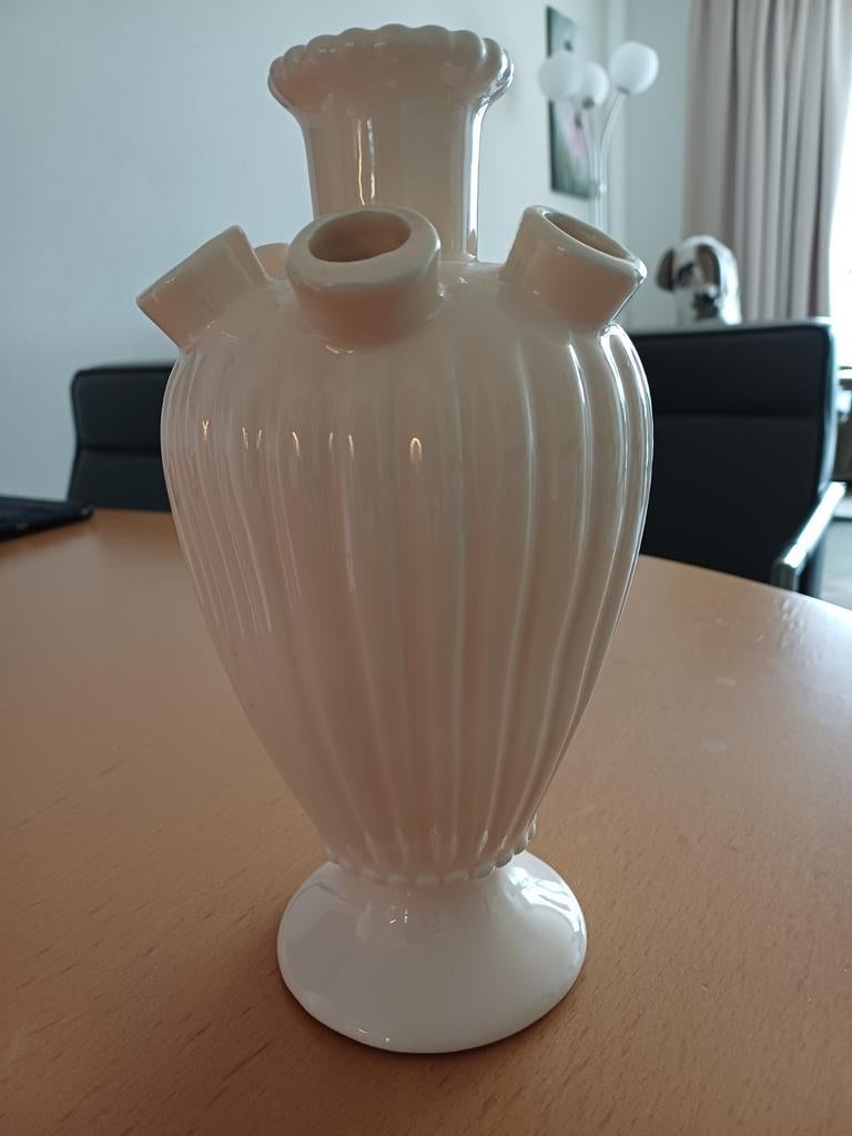 2 tulpenvazen van Daan Kromhout, Huis en Inrichting, Woonaccessoires | Vazen, Ophalen of Verzenden, Zo goed als nieuw, Overige kleuren