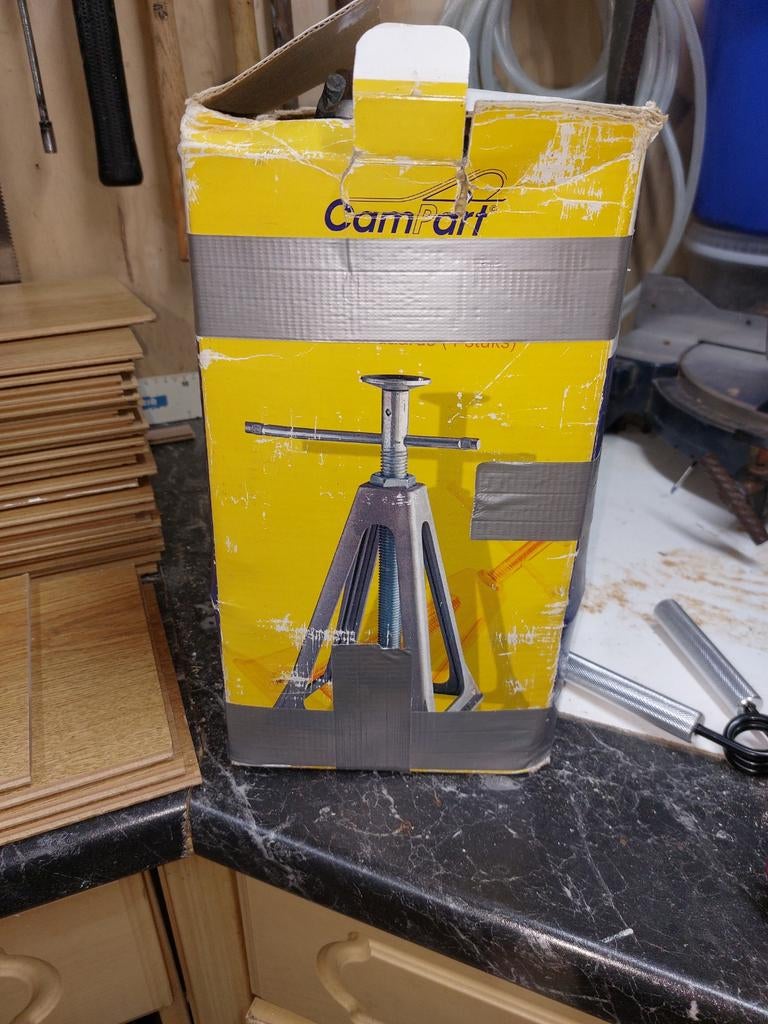 Caravan steunen, Ophalen, Garagekrik