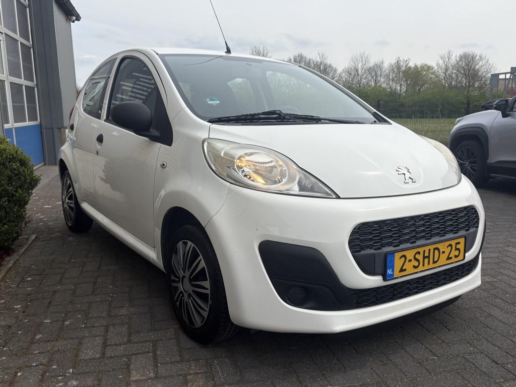 Peugeot 107 1.0 Access Accent BTW-AIRCO-12MND MOBILITEIDS GA, Euro 5, Gebruikt, 4 stoelen, Origineel Nederlands