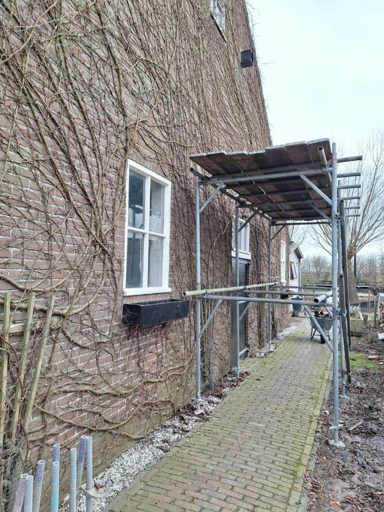 Te koop degelijk, stabiel stalen bouwsteiger, werkhoogte 6 m, Doe-het-zelf en Verbouw, Steigers, Gebruikt, Gevelsteiger, 5 meter of hoger