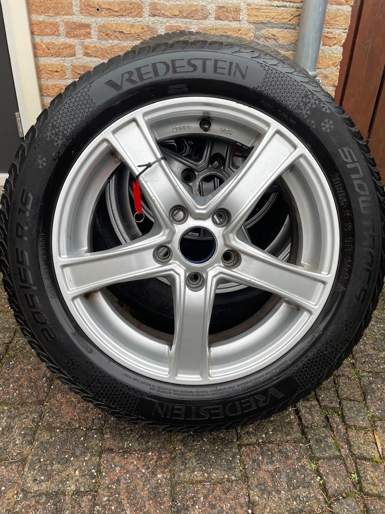 Vredestein Snowtrac 5 205 55 16 winterbanden + velgen Golf 7, Auto-onderdelen, Banden en Velgen, Ophalen, Gebruikt, 16 inch, Banden en Velgen