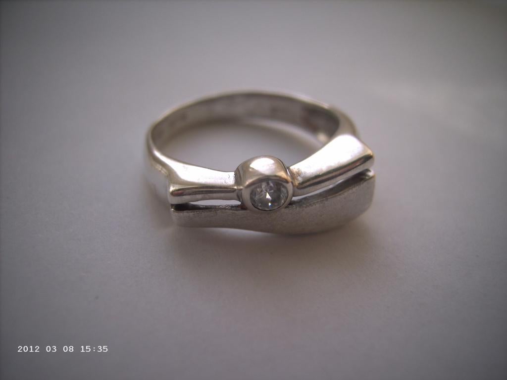 Een mooie Zilveren Fantasie Ring met 1 Zirkonia steentje, Verzenden, Zilver, Ring