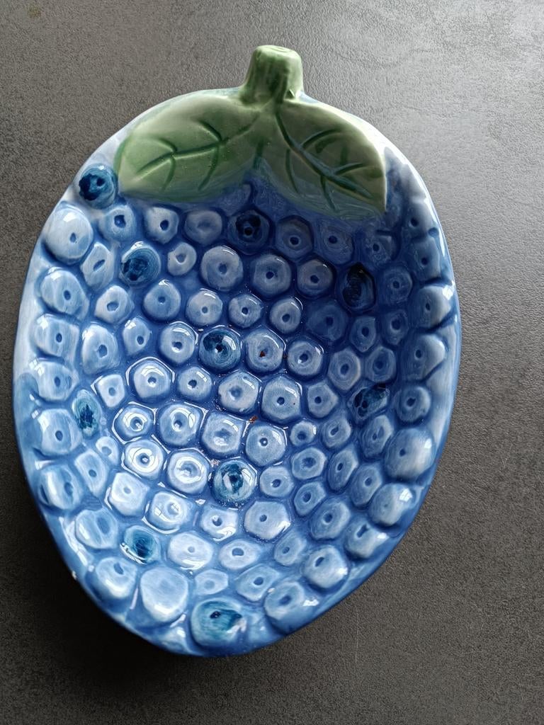 Druivenschaaltje blauw keramiek, Antiek en Kunst, Antiek | Keramiek en Aardewerk, Ophalen of Verzenden