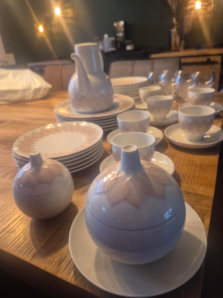 Rosenthal Studio Lotus Servies - Bjørn Wiinblad Jaren ', Antiek en Kunst, Ophalen of Verzenden