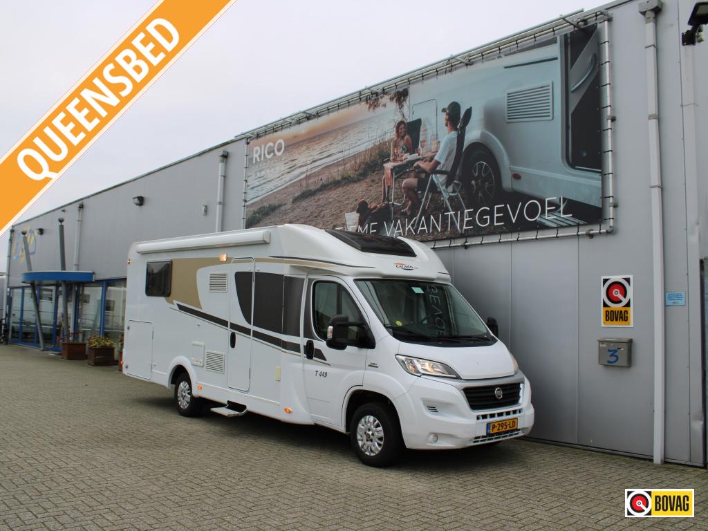 Carado T449 Queensbed Hefbed, Caravans en Kamperen, Campers, Bedrijf, tot en met 4, Half-integraal, Carado, Fiat, Diesel, Handgeschakeld