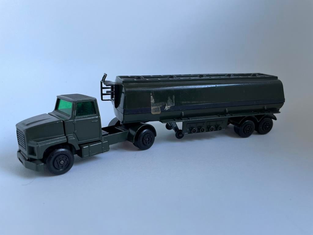 model Ford LTS, Matchbox legergroen, 1/50 (maar is kleiner)., Ophalen of Verzenden, Gebruikt, Bus of Vrachtwagen, Matchbox