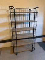 Industriële metalen rek met houten planken op wielen, Ophalen, Gebruikt