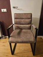 2 Eettafel stoelen - toupe  met zwart metalen frame, Ophalen, Gebruikt, Twee, Bruin