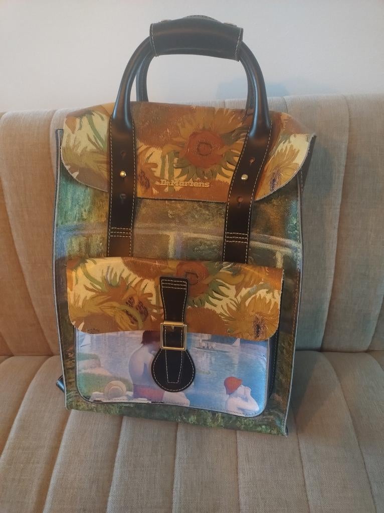 Dr. Martens limited edition National Gallery tas, Ophalen of Verzenden, Zo goed als nieuw, 30 cm of meer, Minder dan 35 cm