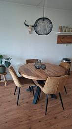 Mangohouten ronde eettafel 130 cm met 4 camel kuipstoelen, Ophalen, Rond, Zo goed als nieuw, Vier personen