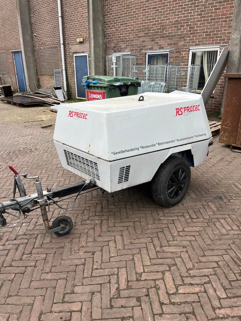 Mobiele Diesel Compressor, Doe-het-zelf en Verbouw, Compressors, Ophalen of Verzenden, Mobiel, Gebruikt, 800 liter/min of meer