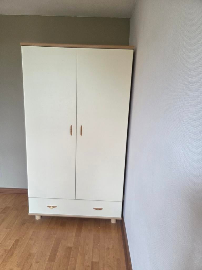 Nette kledingkast., Huis en Inrichting, Kasten | Kledingkasten, Ophalen, 100 tot 150 cm, Zo goed als nieuw, 150 tot 200 cm