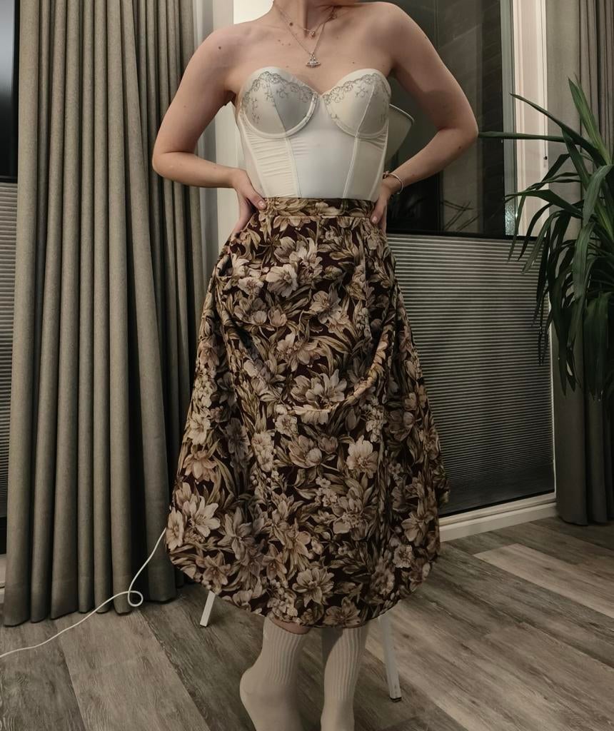 Japanse bloemenrok maat M, Kleding | Dames, Rokken, Maat 38/40 (M), Bruin, Ophalen of Verzenden, Zo goed als nieuw