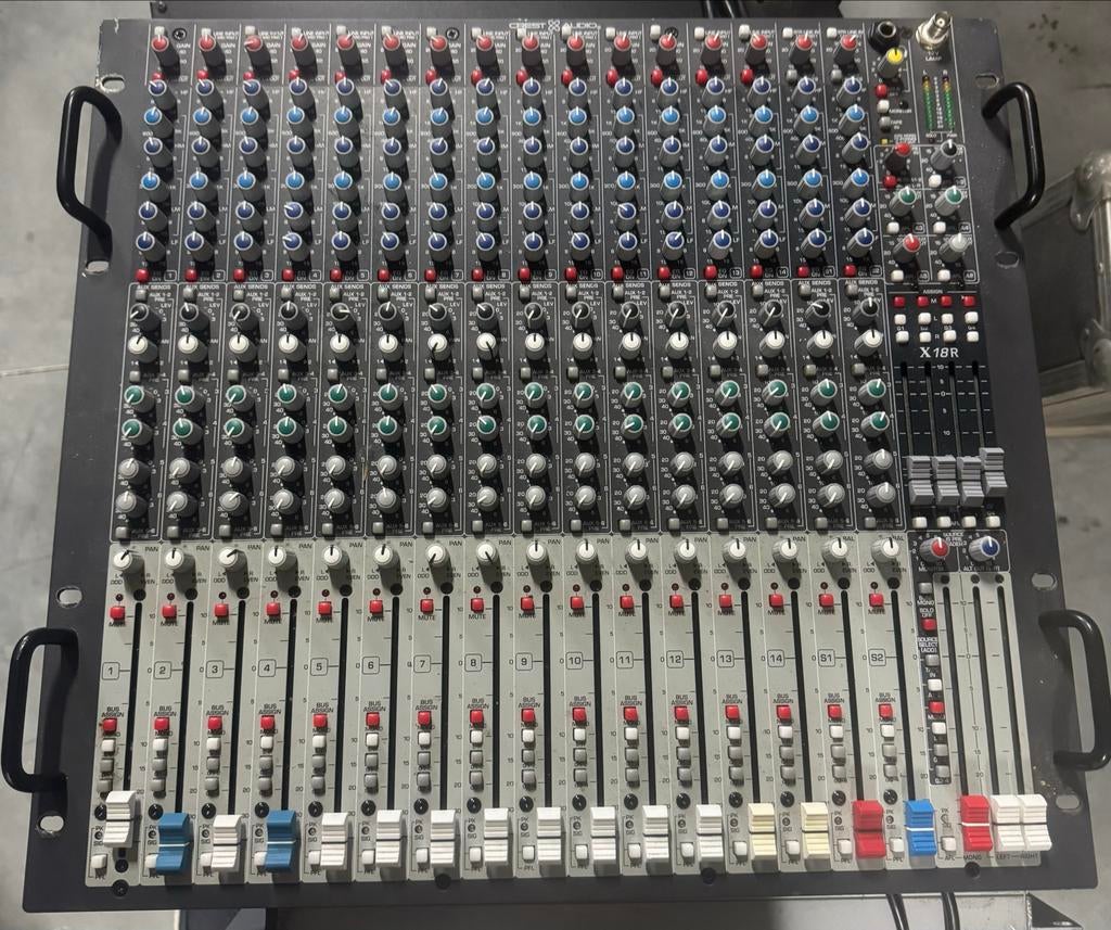 Crest XR-18 Mengpaneel - Professionele Audio Mixer, Ophalen, Gebruikt, 20 kanalen of meer, Microfooningang