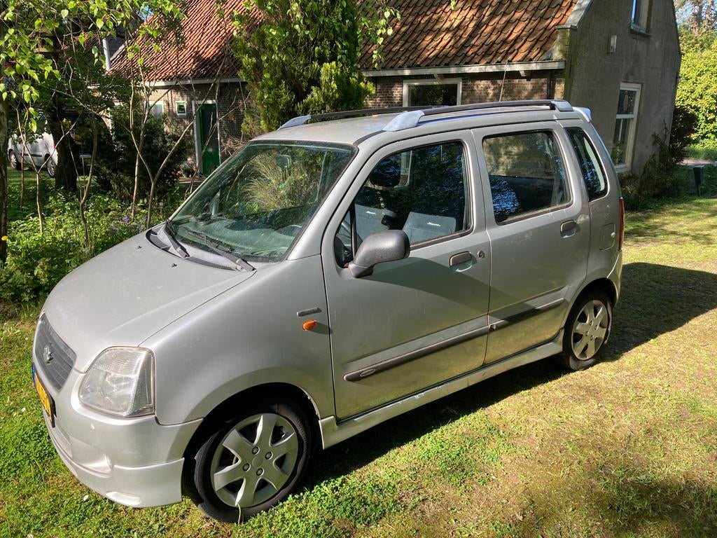 Suzuki Wagon R+ 1.3 (2002), APK t/m 20 juni 2027, rijdt goed, Auto's, Suzuki, Voorwielaandrijving, Stof, 4 cilinders, 905 kg