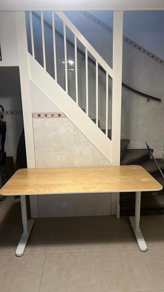 Bureautafel verstelbaar, Huis en Inrichting, Bureaus, Ophalen, Zo goed als nieuw
