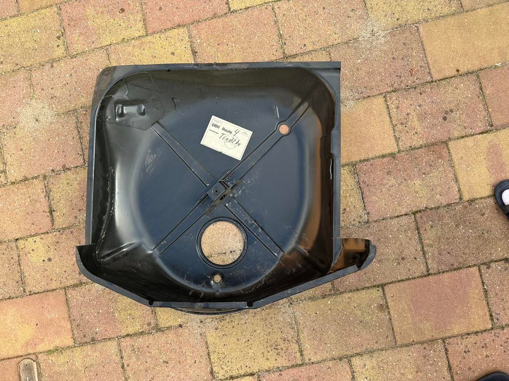 Mercedes w123 reserve wiel bak nieuw, Ophalen of Verzenden, Nieuw