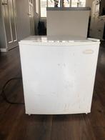 Kleine campingkoelkast + klein vriesvak, Witgoed en Apparatuur, Koelkasten en IJskasten, Ophalen, Gebruikt, Minder dan 85 cm, Minder dan 75 liter