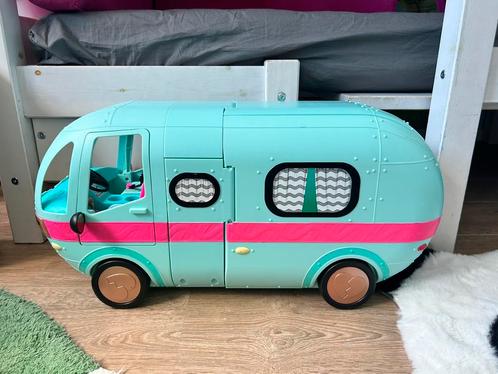 Lol surprise camper met accesoires en poppen, Kinderen en Baby's, Speelgoed | Speelgoedvoertuigen, Zo goed als nieuw, Ophalen