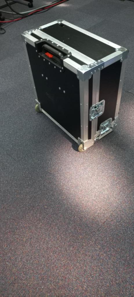Nieuwe verrijdbare 19" trolley flightcase, Muziek en Instrumenten, Behuizingen en Koffers, Nieuw, Overige instrumenten, Flightcase